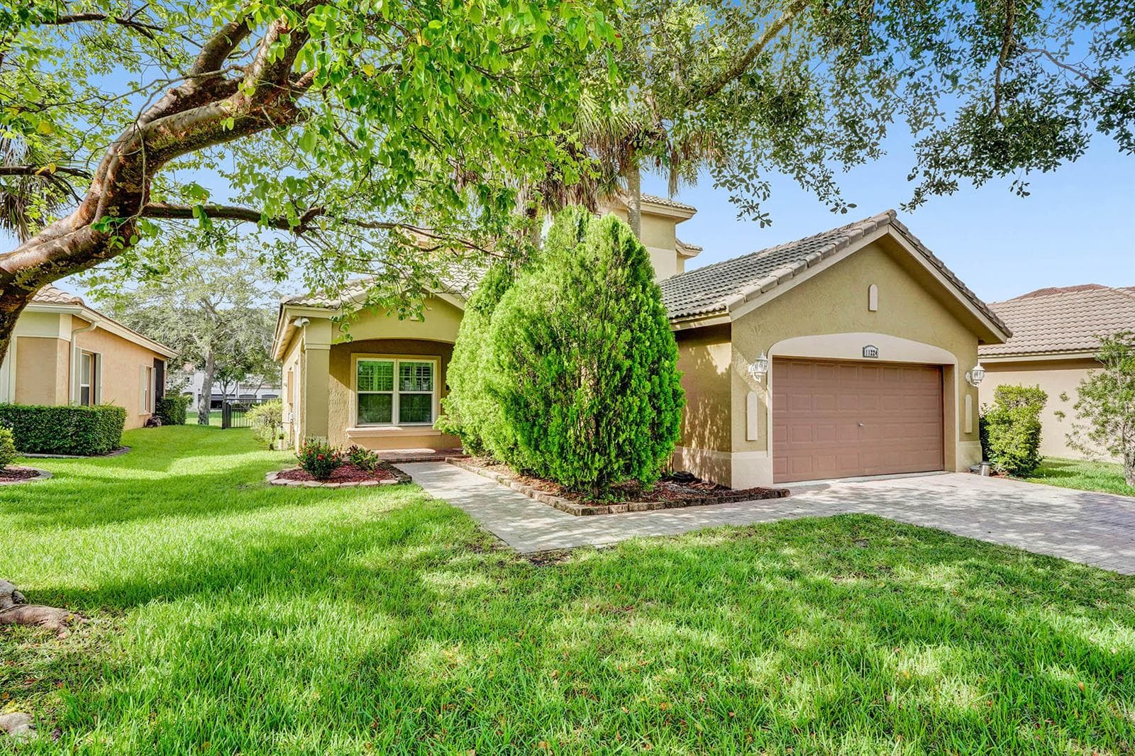 11224 NW 65th Court photo 9
