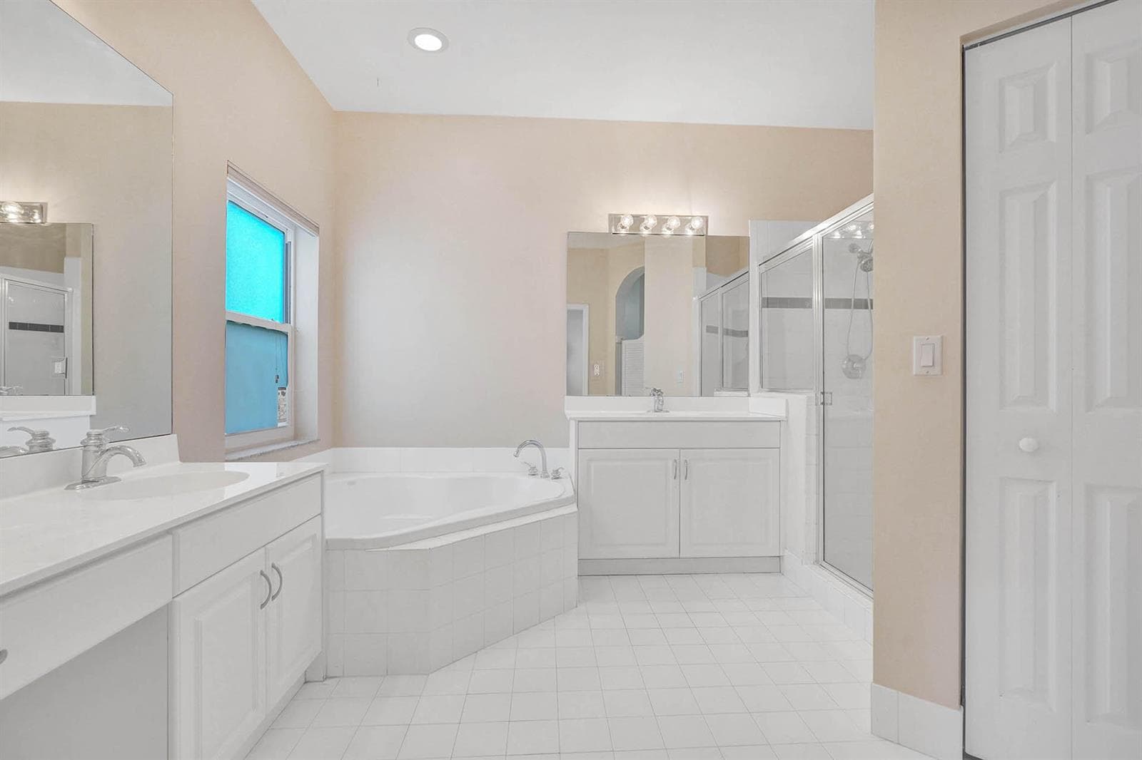 11224 NW 65th Court photo 8