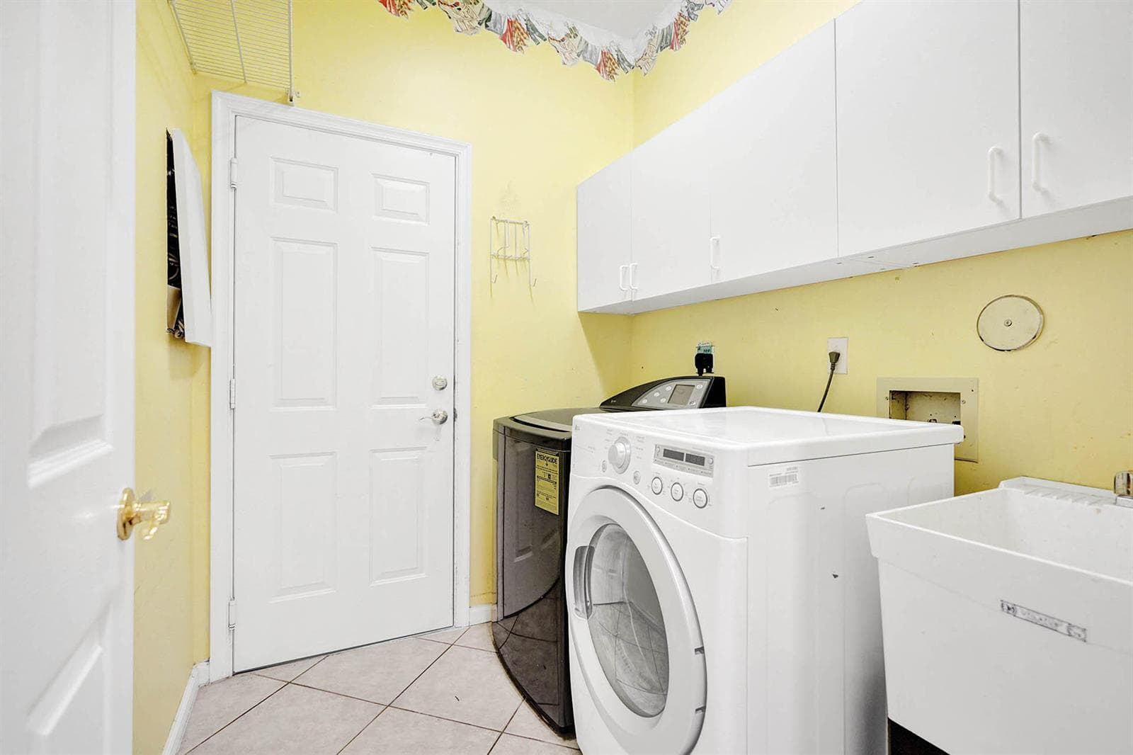 11224 NW 65th Court photo 21