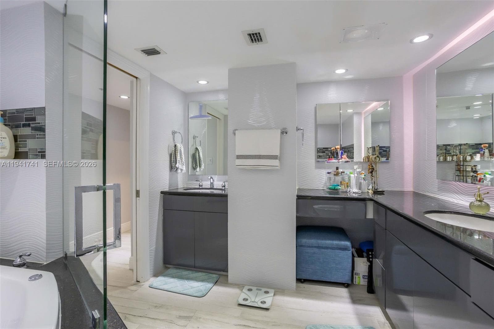 300 Three Islands Blvd PH3A photo 20