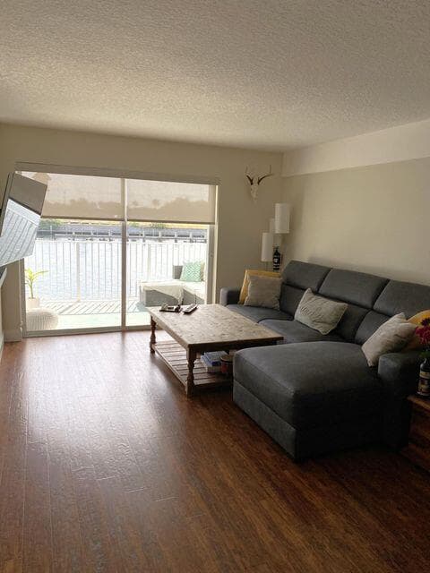 1536 SE 15th Court 202 photo 5