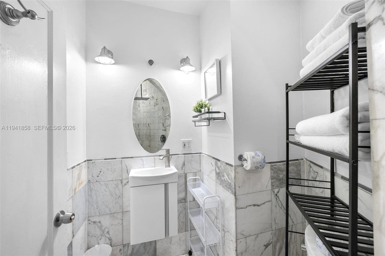 1908 N Ocean Dr 1B & 2B package photo 13