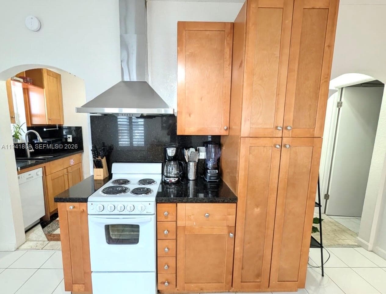 1908 N Ocean Dr 1B & 2B package photo 24