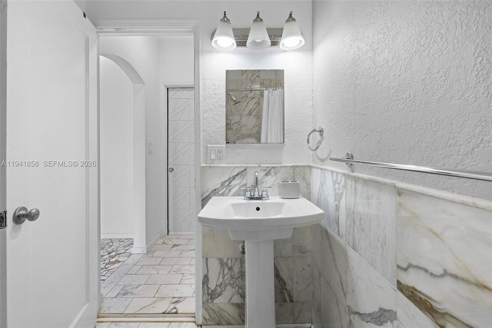 1908 N Ocean Dr 1B & 2B package photo 18