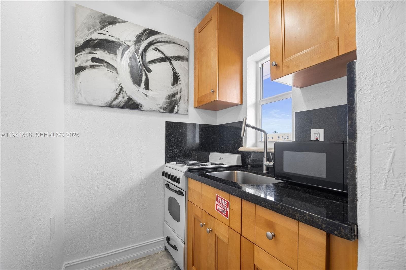 1908 N Ocean Dr 1B & 2B package photo 21