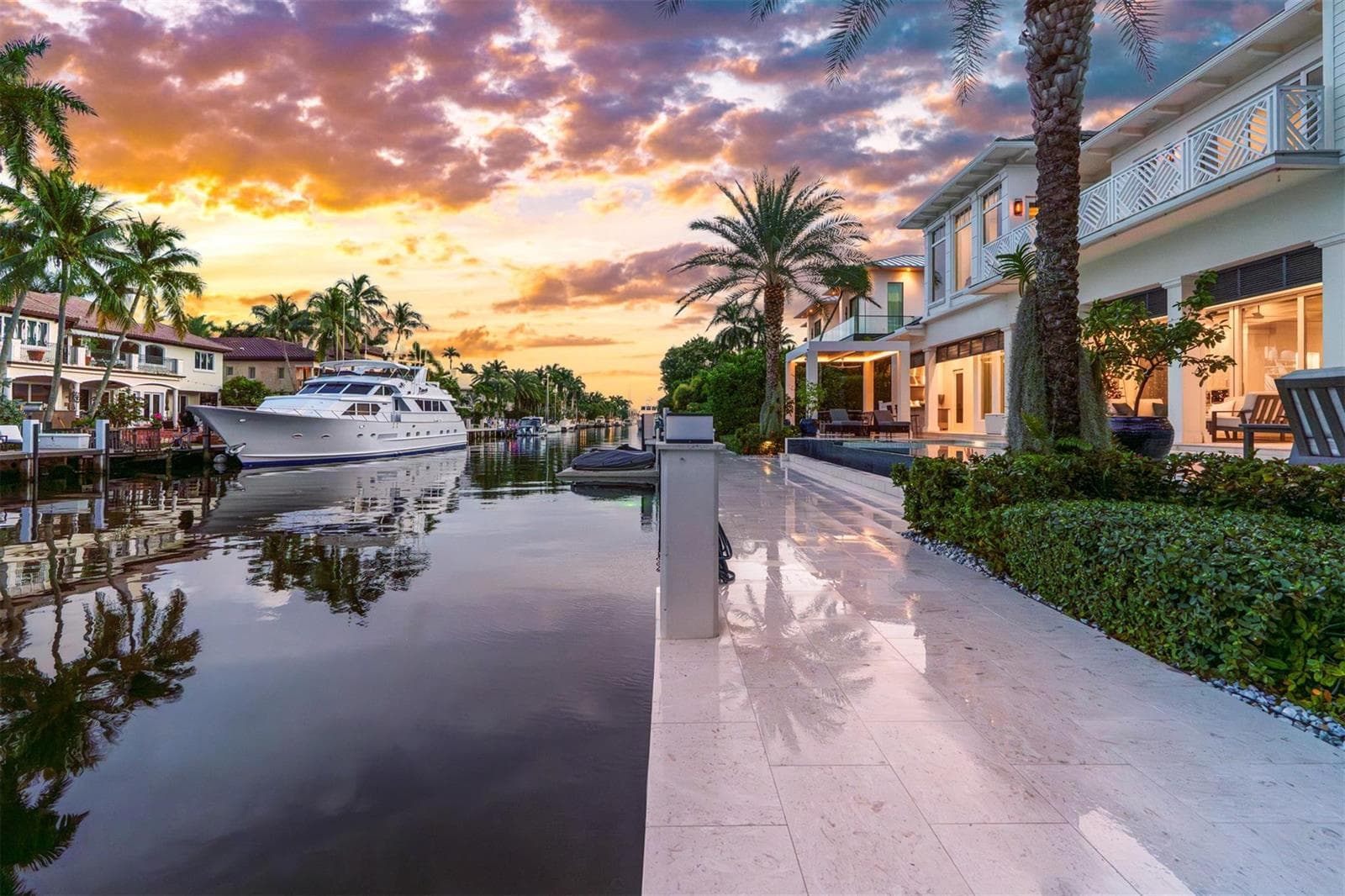 400 Coral Way photo 21