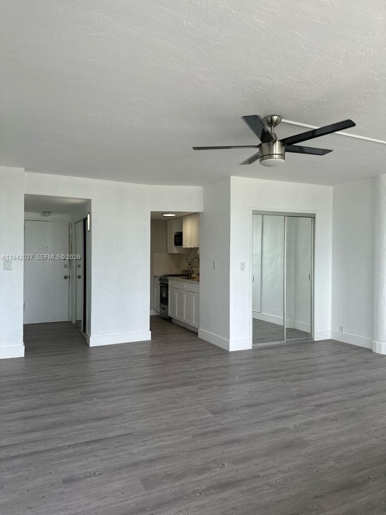 6484 Indian Creek Dr 220 photo 13