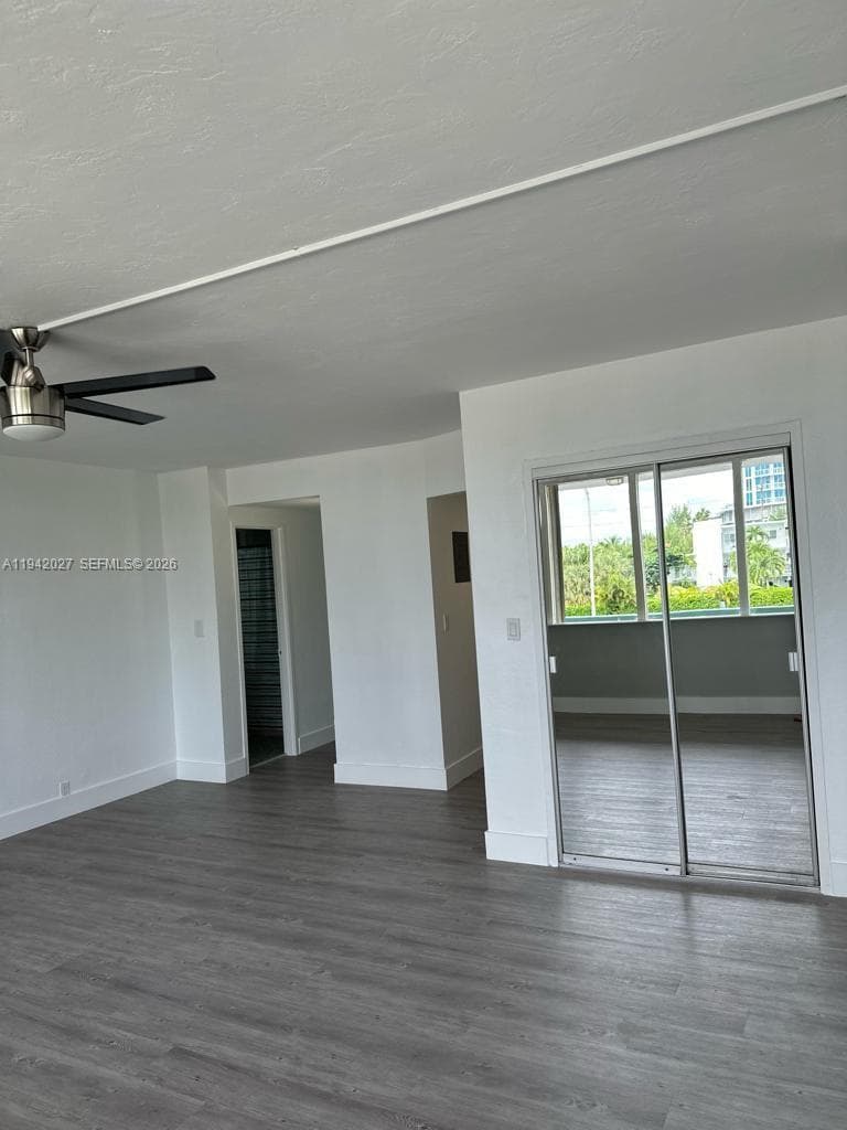 6484 Indian Creek Dr 220 photo 12