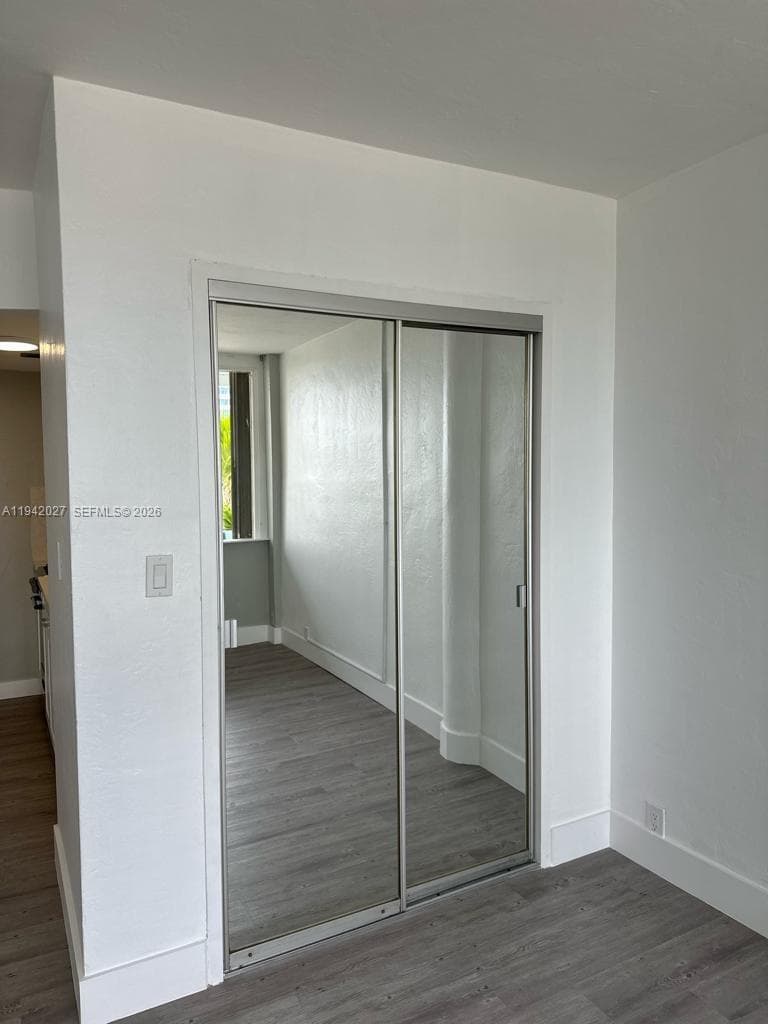 6484 Indian Creek Dr 220 photo 11