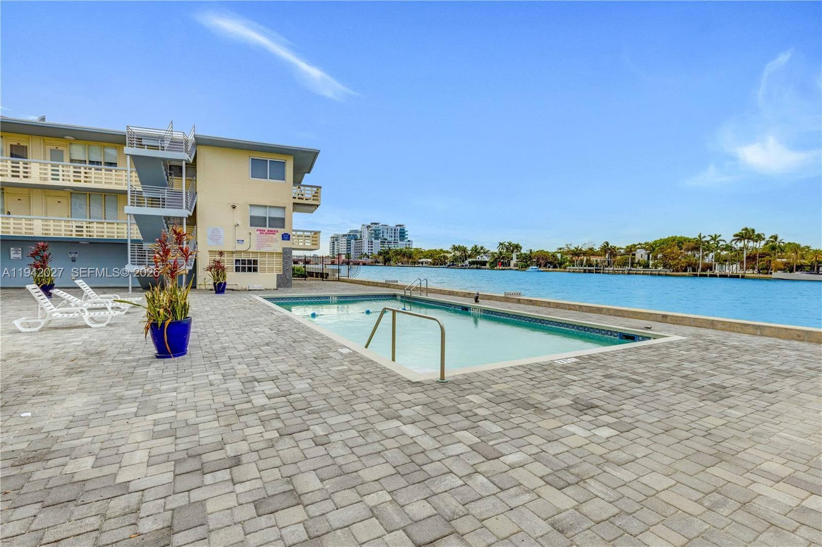 6484 Indian Creek Dr 220 photo 21