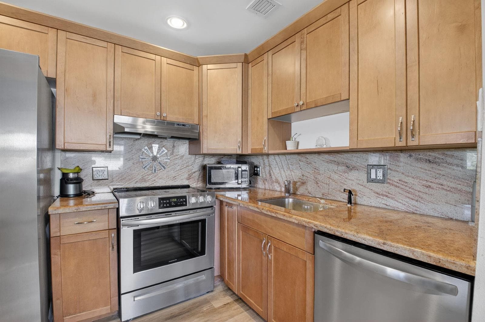 170 Valencia H photo 8