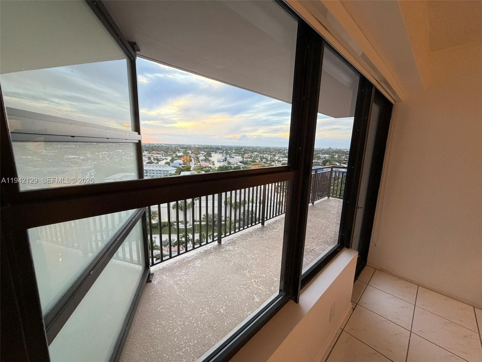 3800 Galt Ocean Dr 1414 photo 23