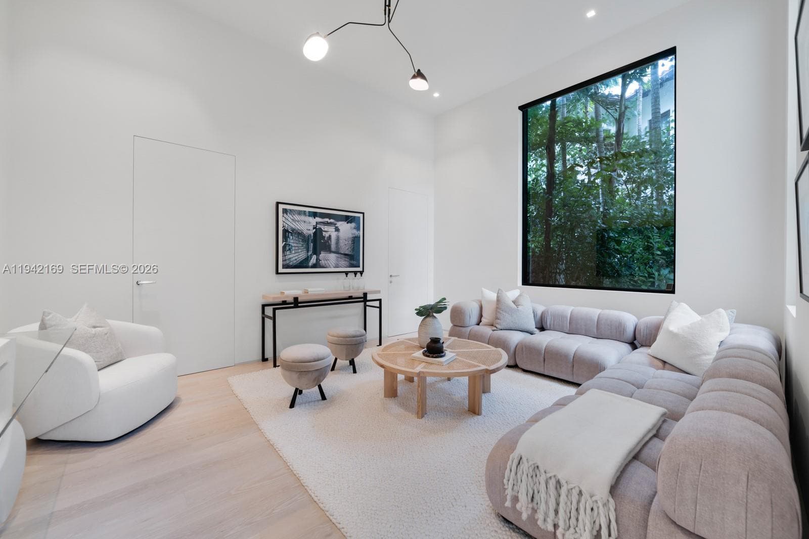 33 E Dilido Dr photo 19