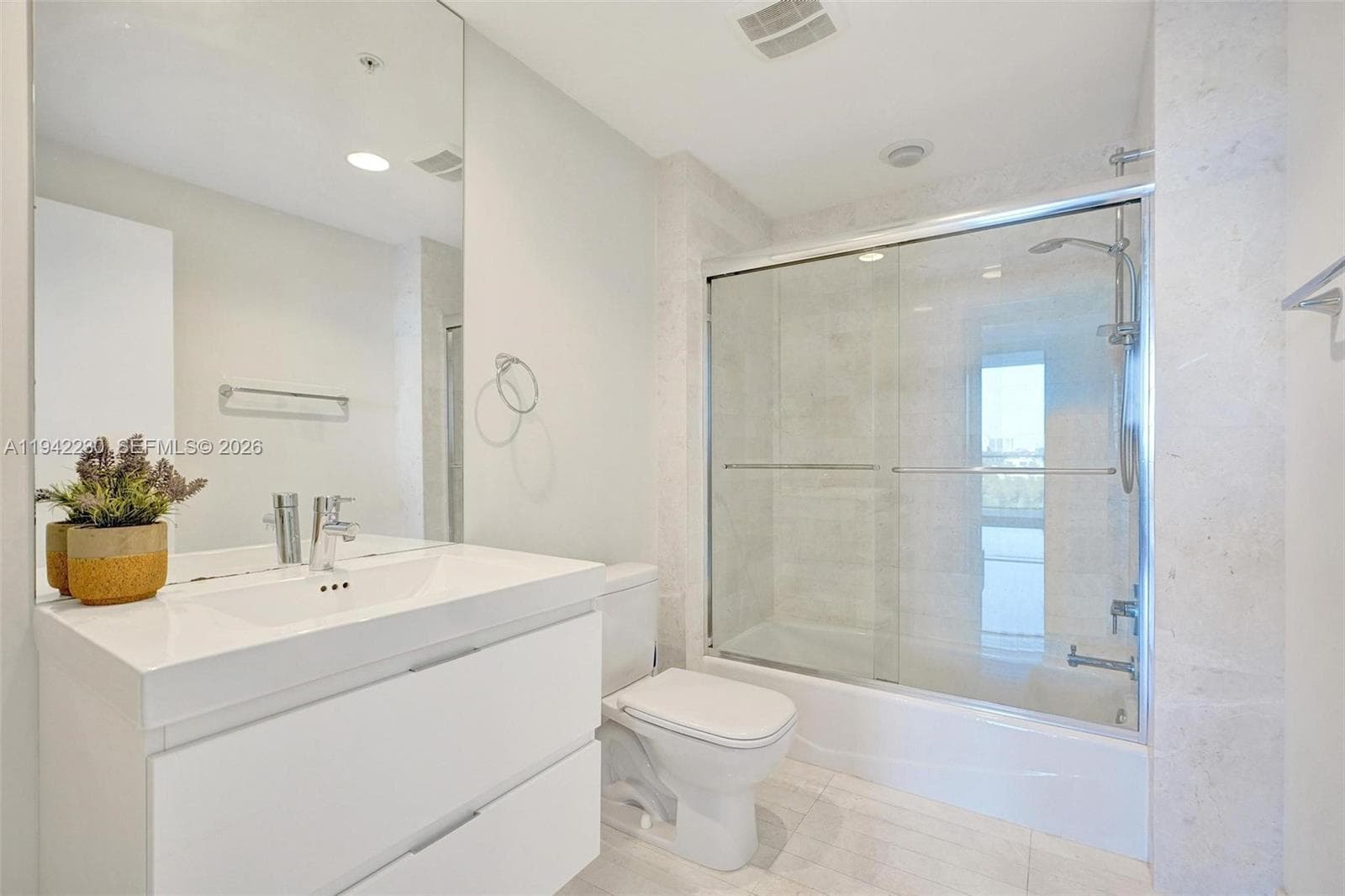 17301 Biscayne Blvd 708 photo 23