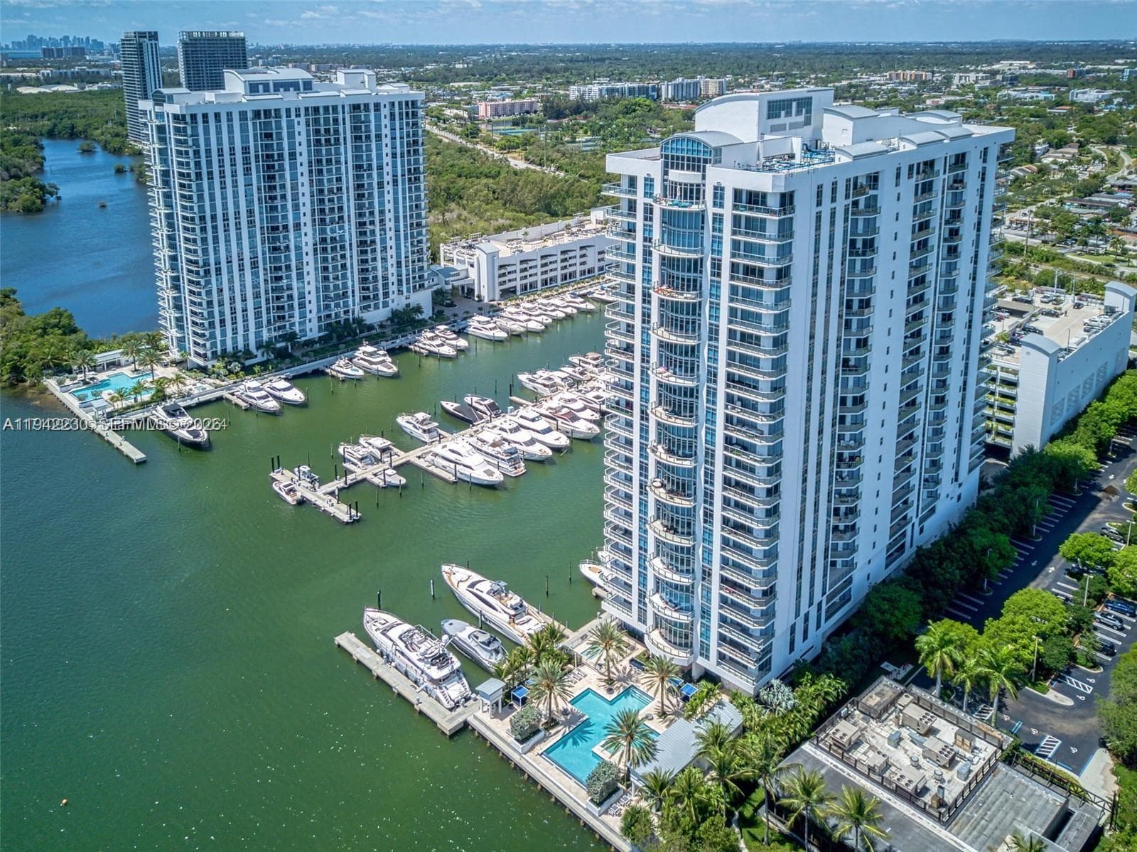 17301 Biscayne Blvd 708 photo 1