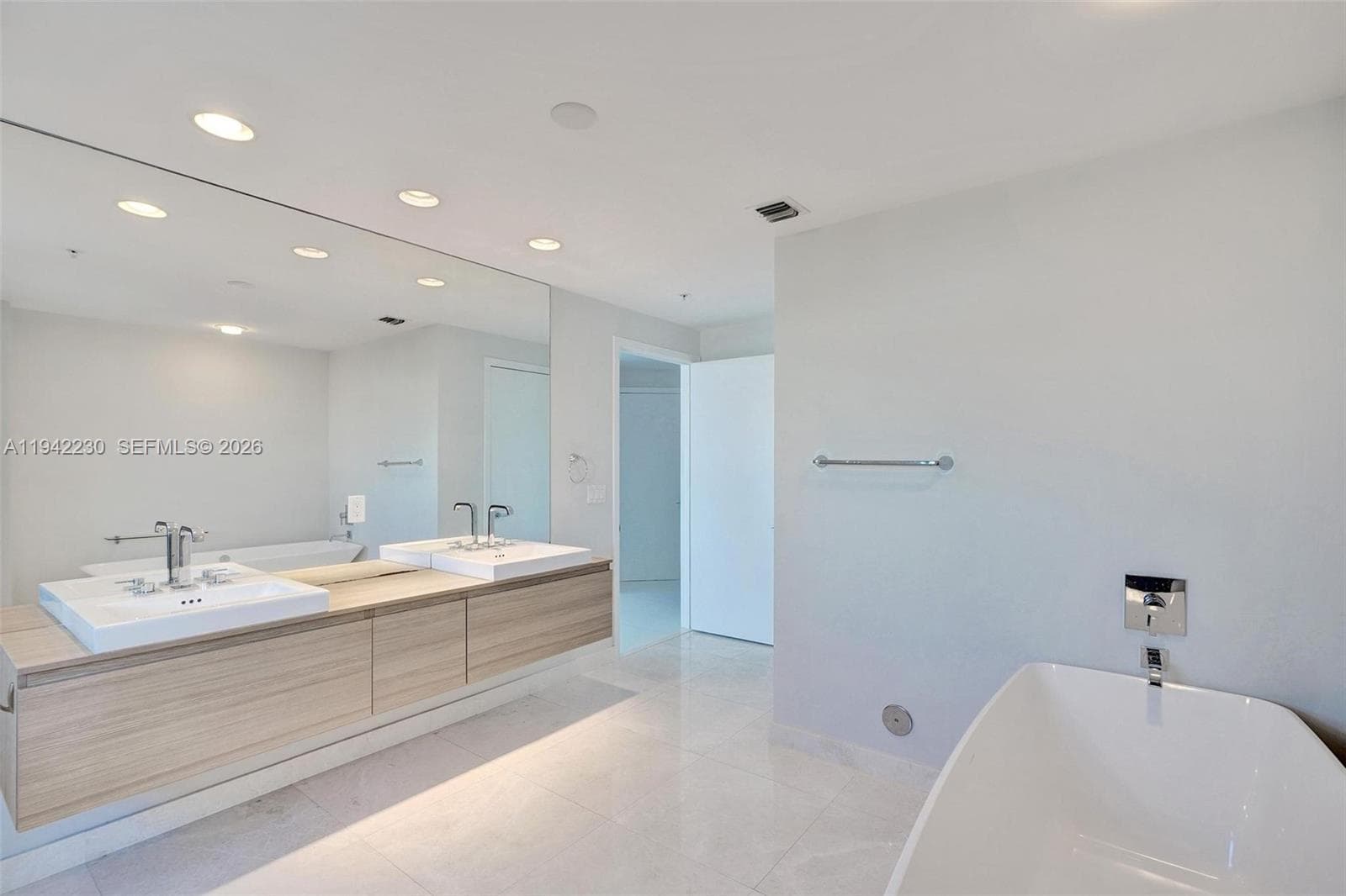 17301 Biscayne Blvd 708 photo 18
