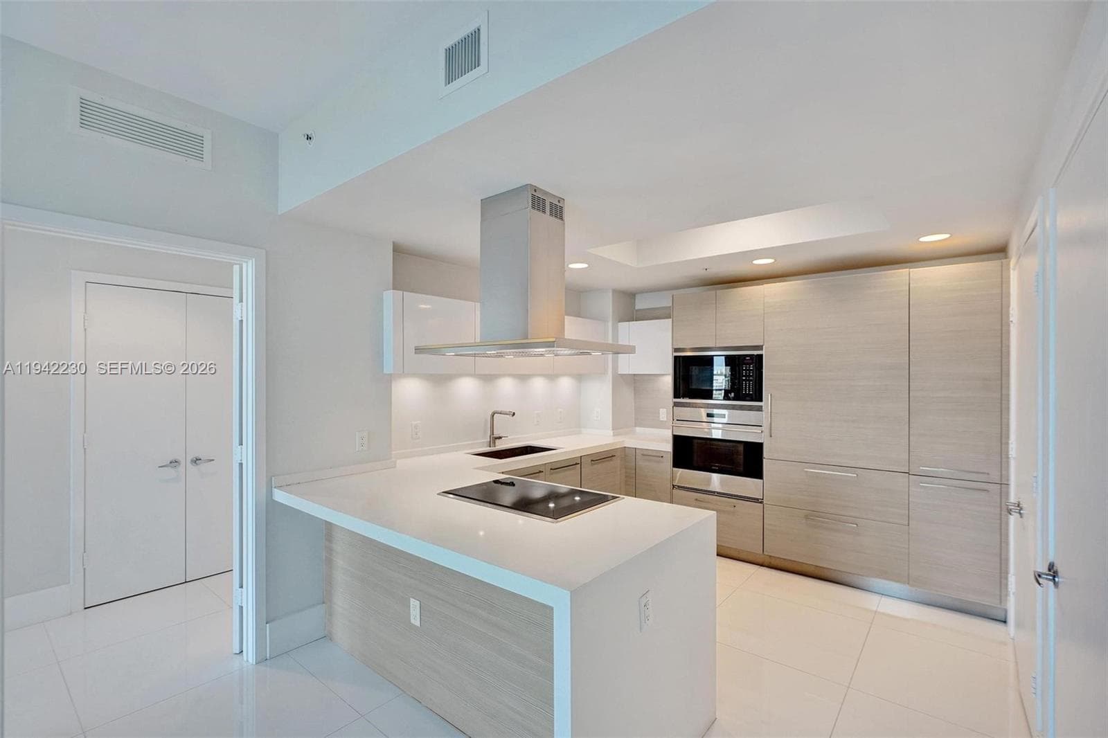 17301 Biscayne Blvd 708 photo 11