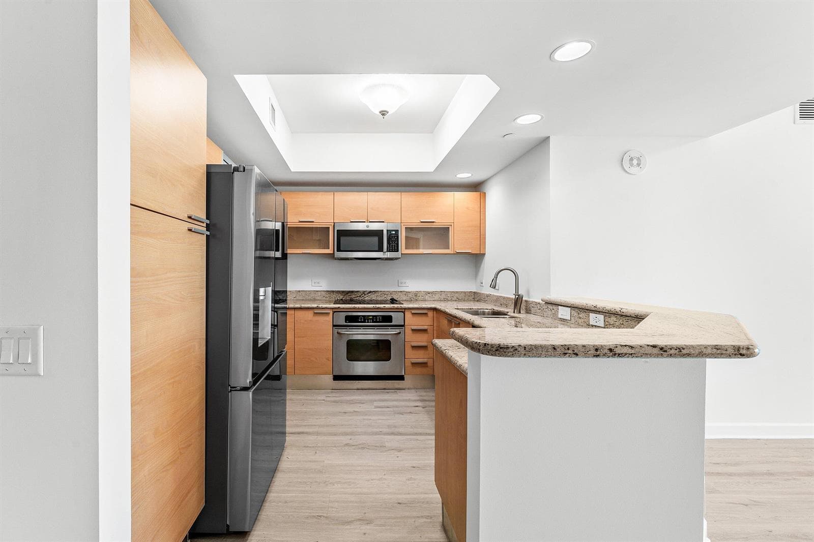 2640 Lake Shore Drive 614 photo 17