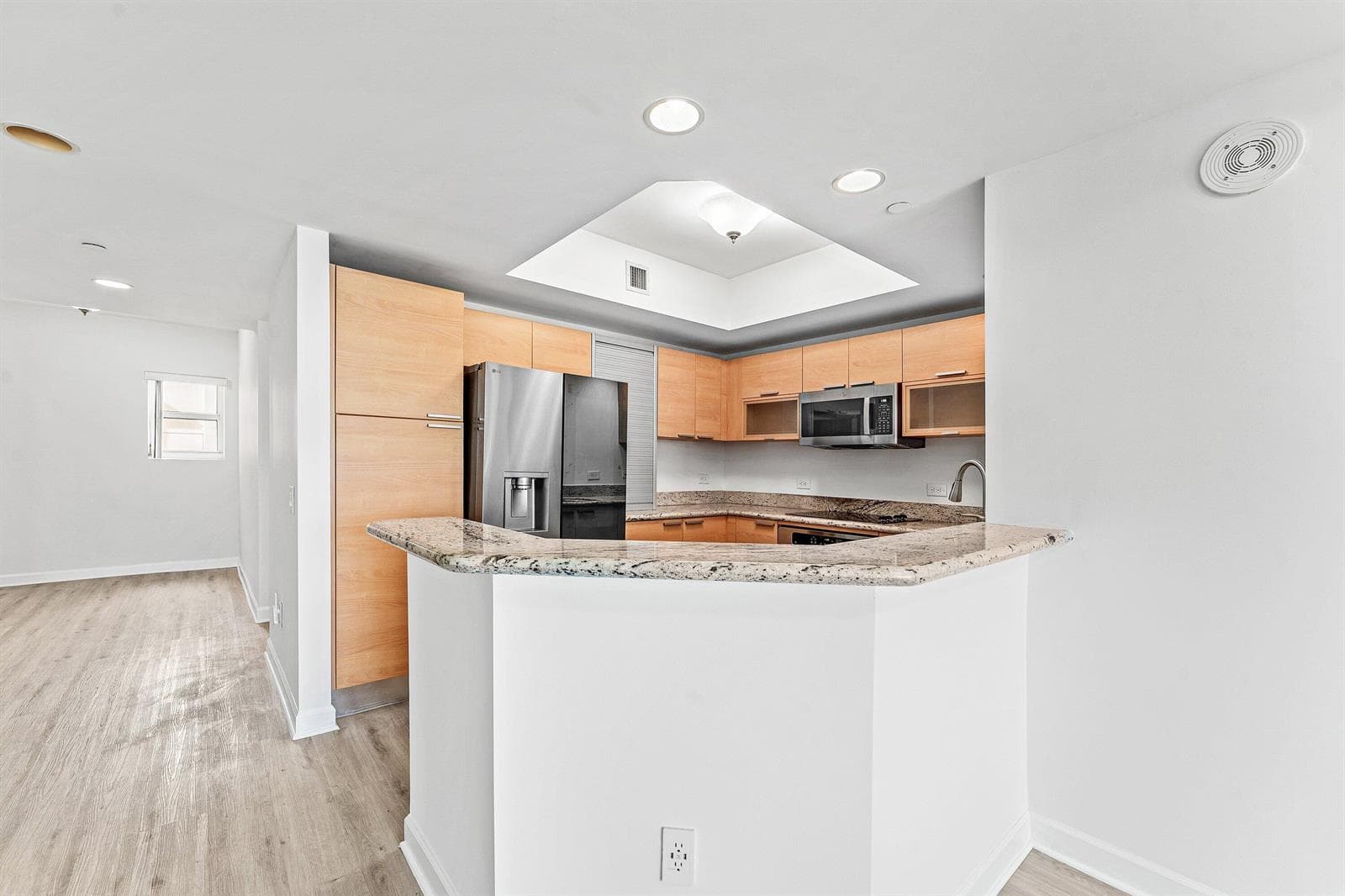 2640 Lake Shore Drive 614 photo 16