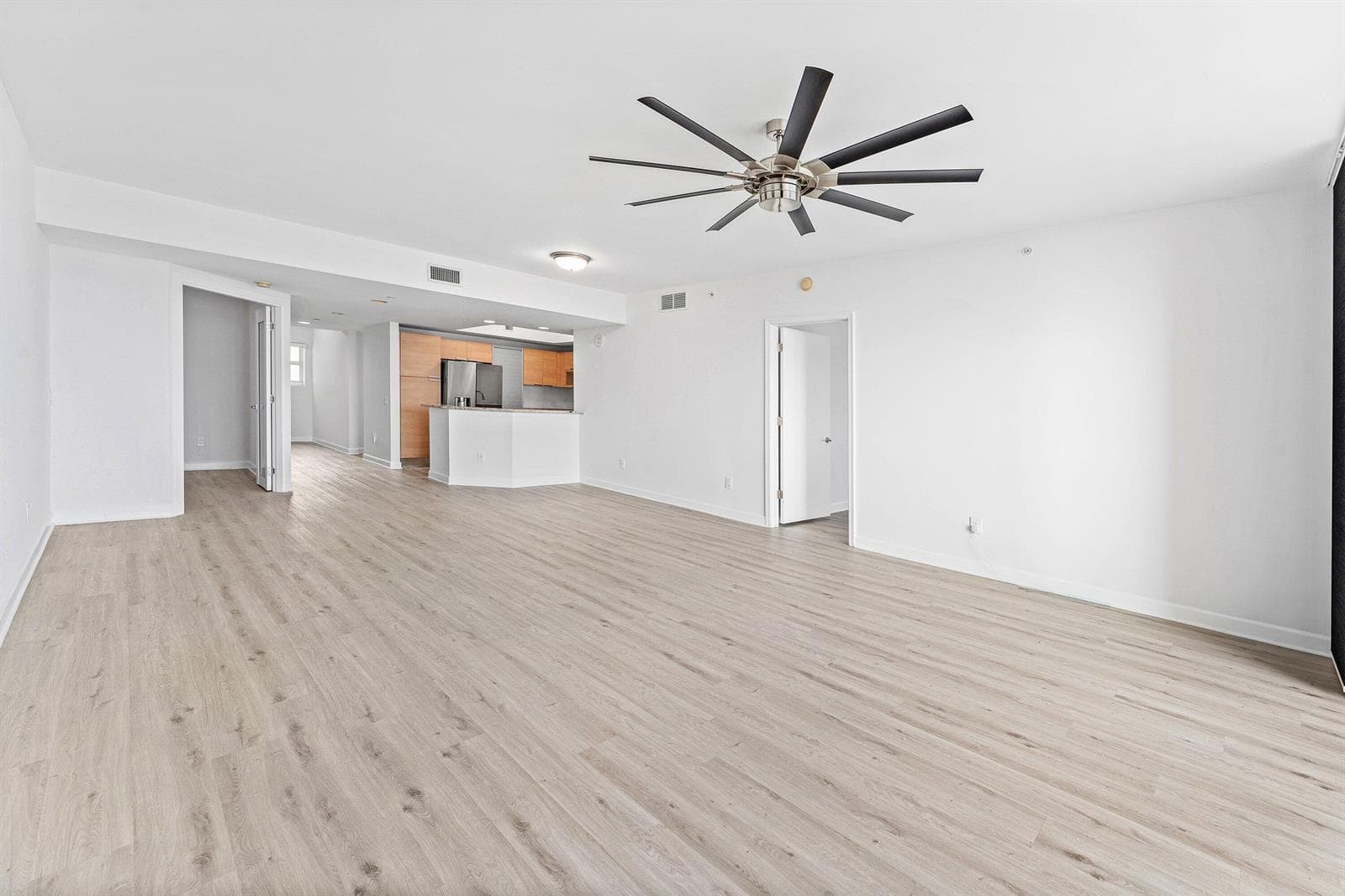 2640 Lake Shore Drive 614 photo 10