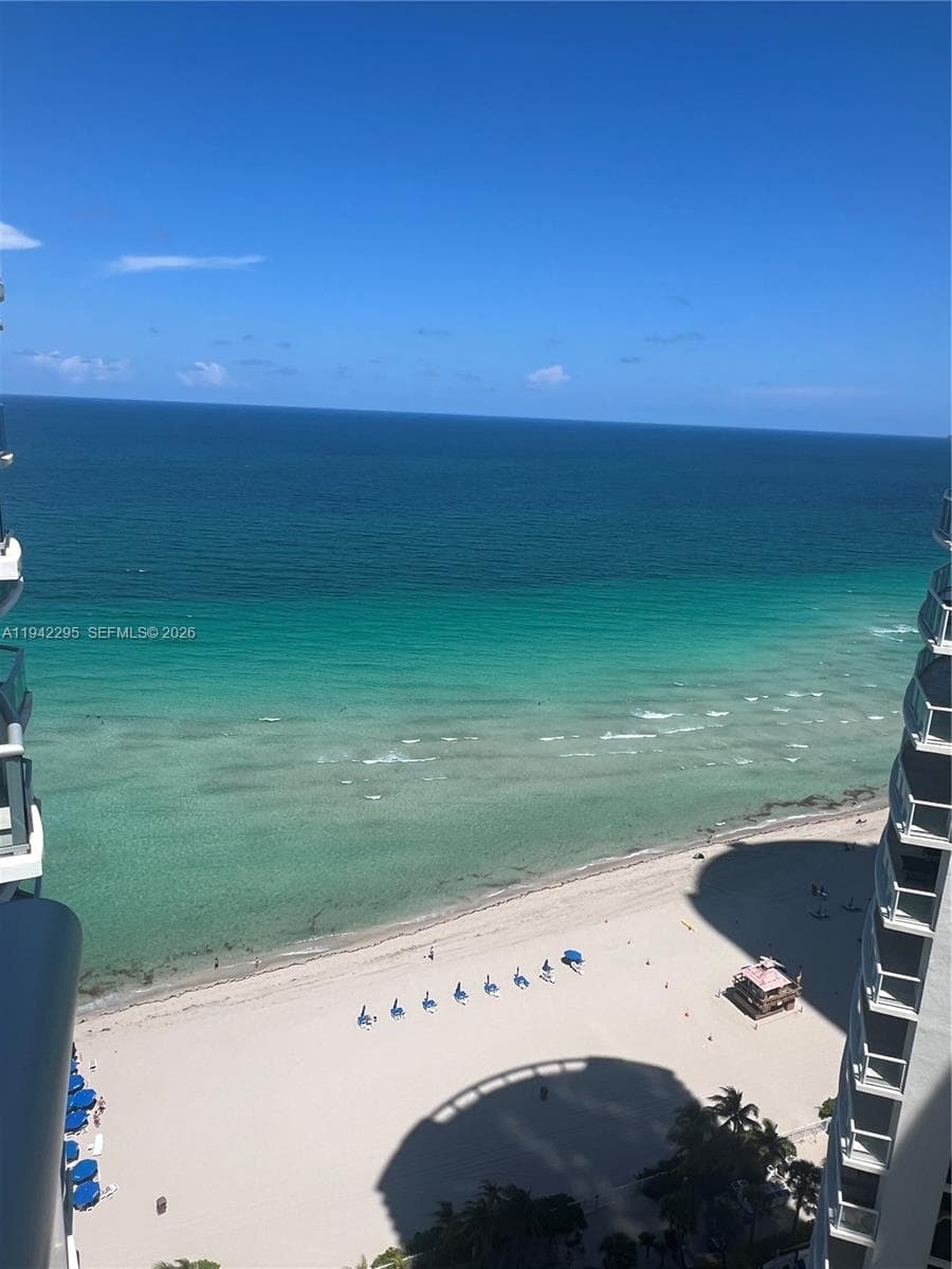 18683 Collins Ave 2510 photo 2