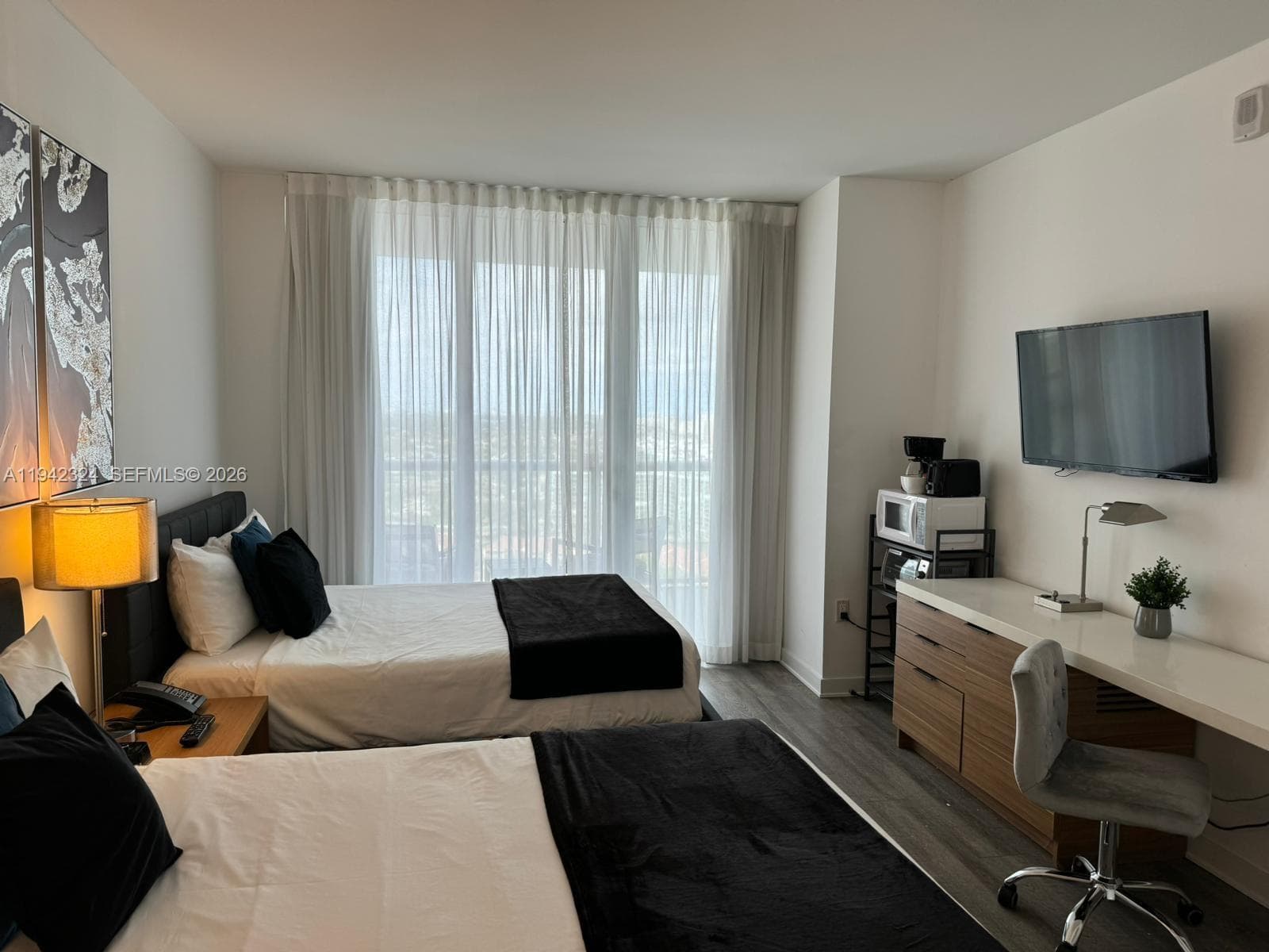 2602 E Hallandale Beach Blvd R2508 photo 17