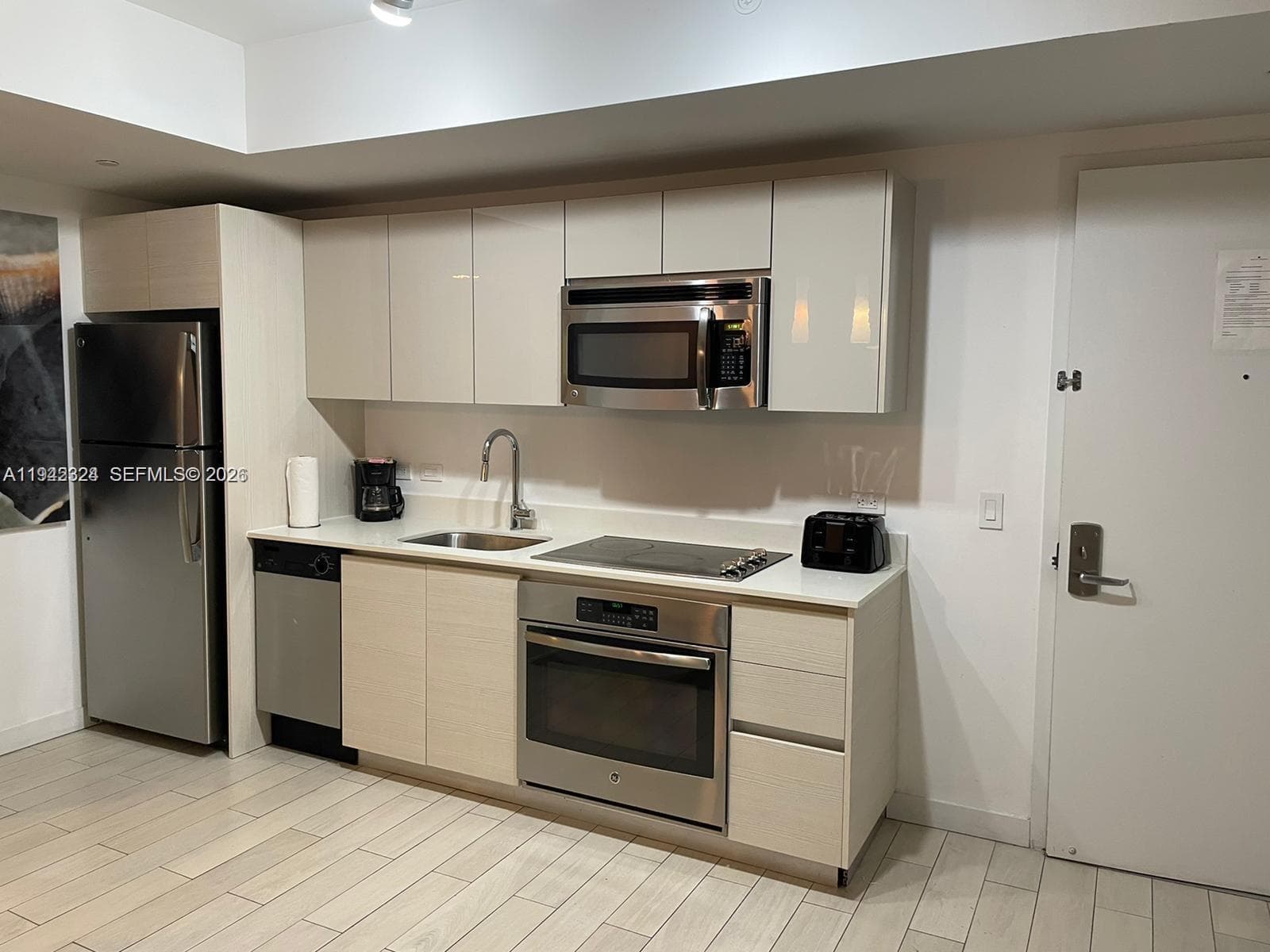 2602 E Hallandale Beach Blvd R2508 photo 7