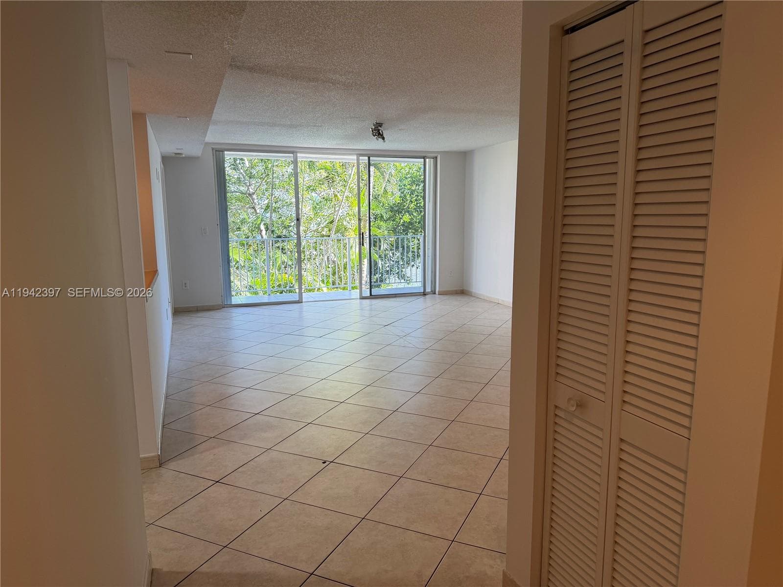 16531 NE 35th Ave 201 photo 6