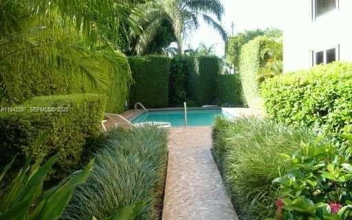 16531 35th Ave 201 photo 20