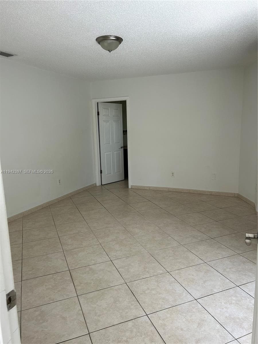 16531 NE 35th Ave 201 photo 11