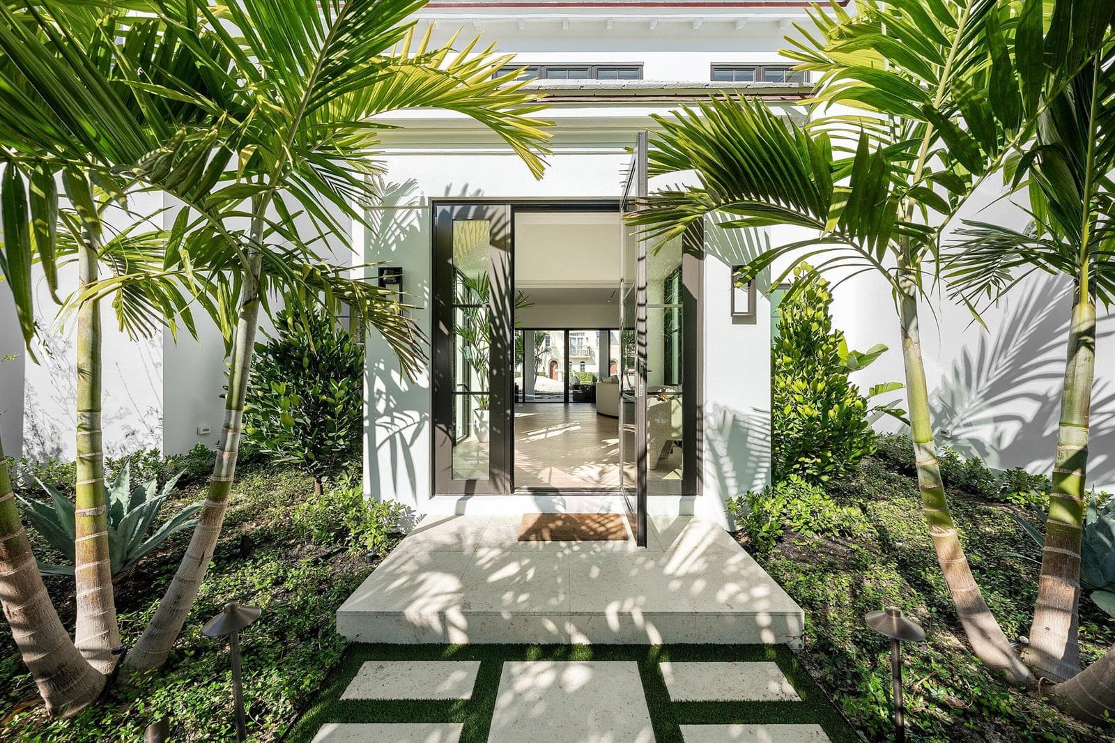 819 Bamboo Lane photo 5
