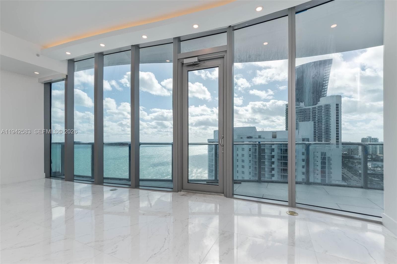 17475 Collins Ave 2003 photo 11