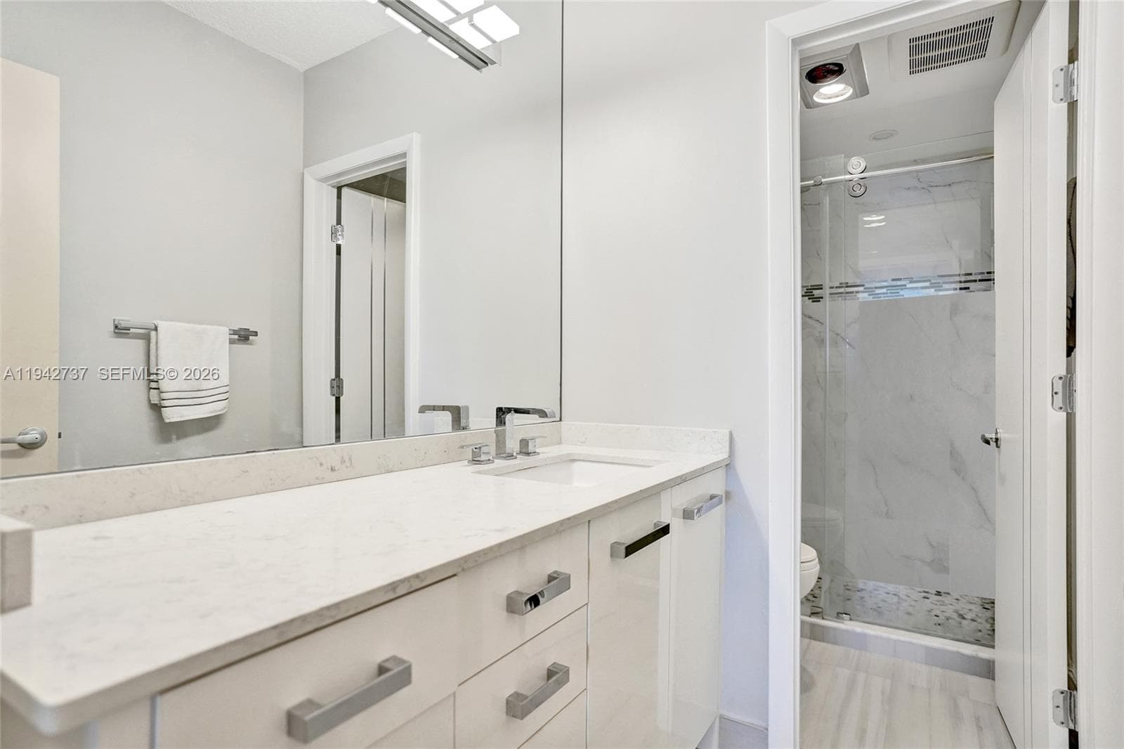 300 Bayview Dr 1110 photo 12