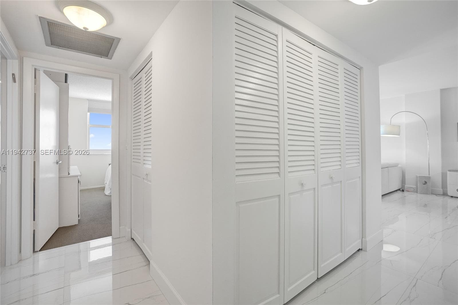 300 Bayview Dr 1110 photo 22