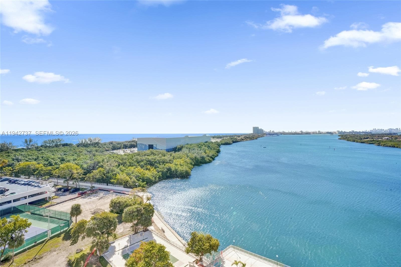 300 Bayview Dr 1110 photo 1