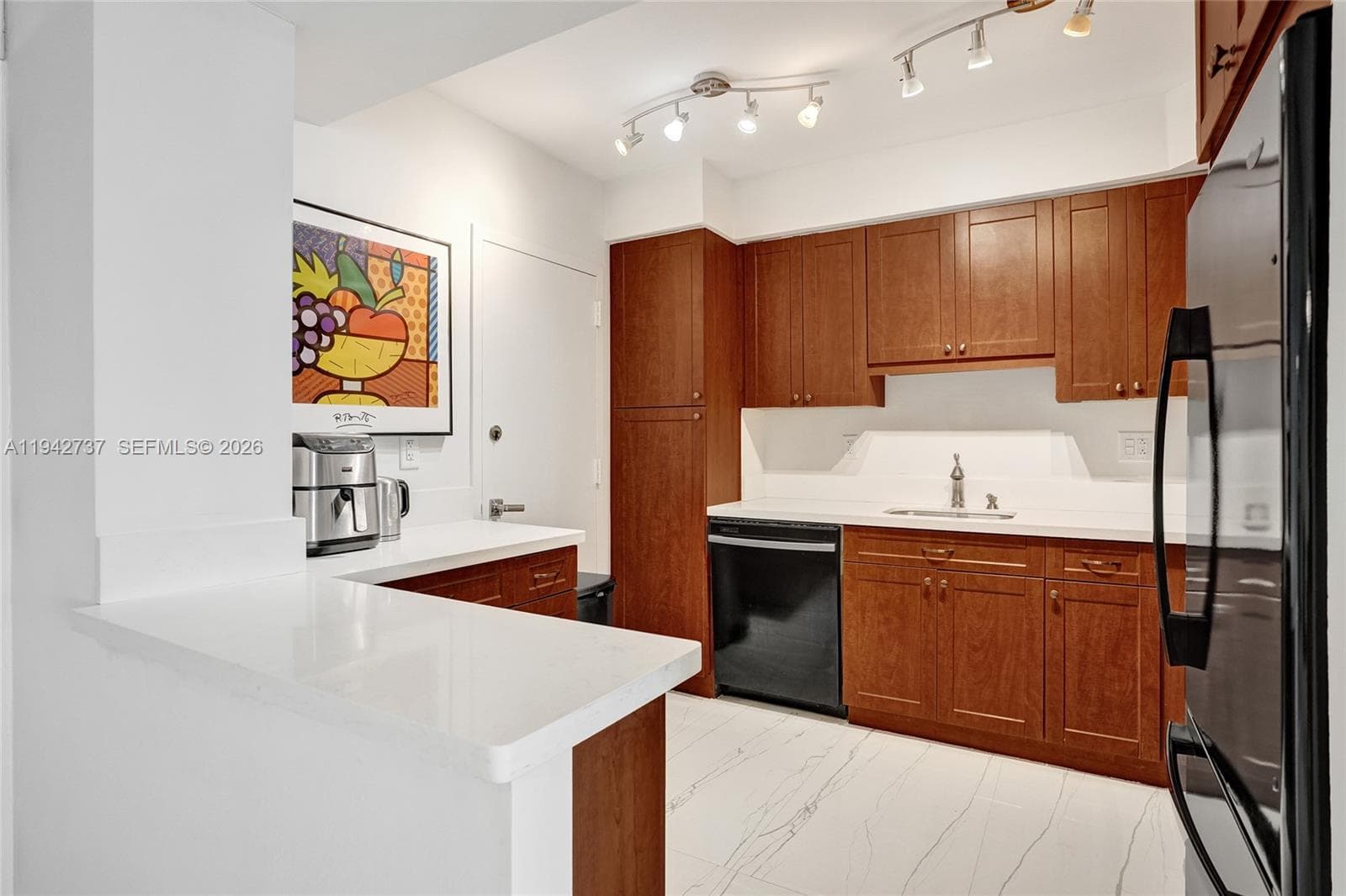 300 Bayview Dr 1110 photo 24