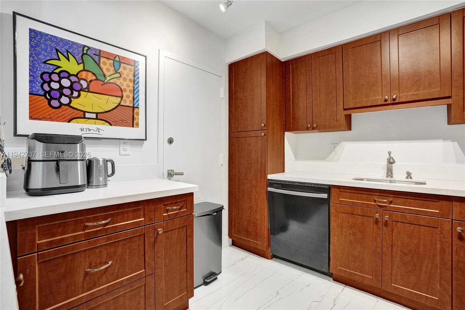 300 Bayview Dr 1110 photo 25