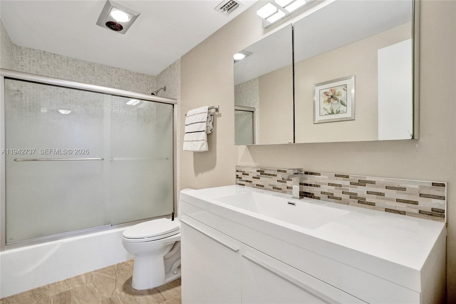 300 Bayview Dr 1110 photo 21