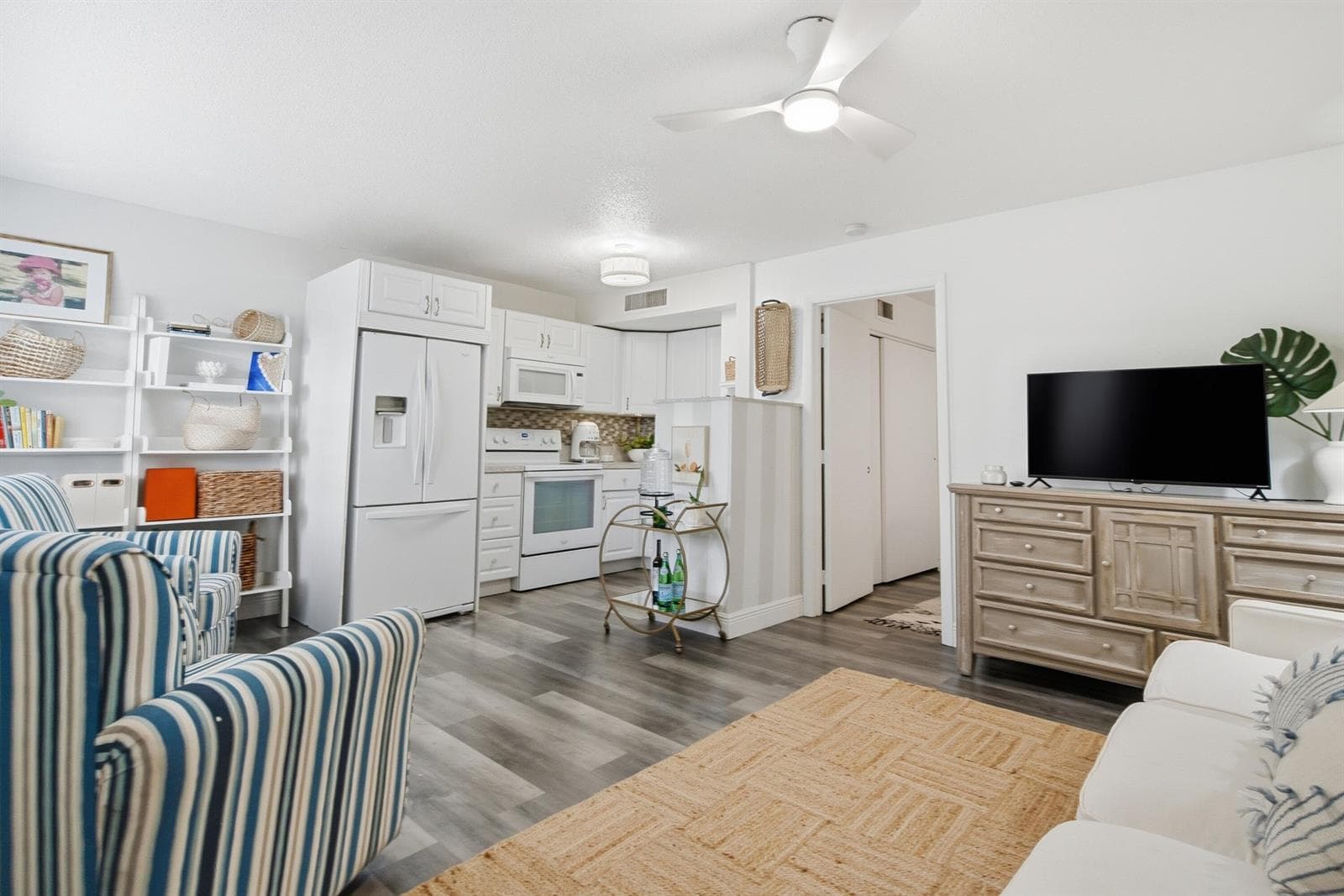 1200 Colonnades Drive 102 photo 8