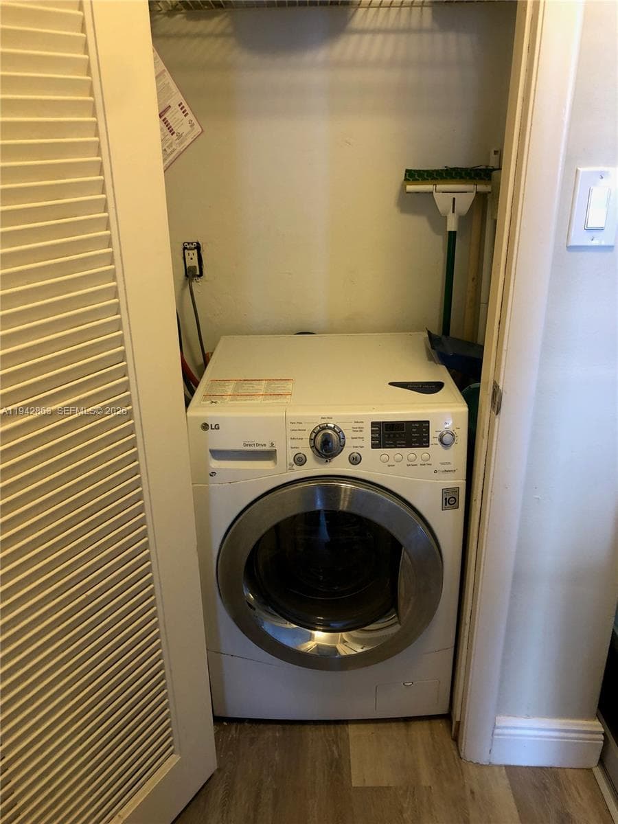 801 Ocean Dr 1004 photo 22