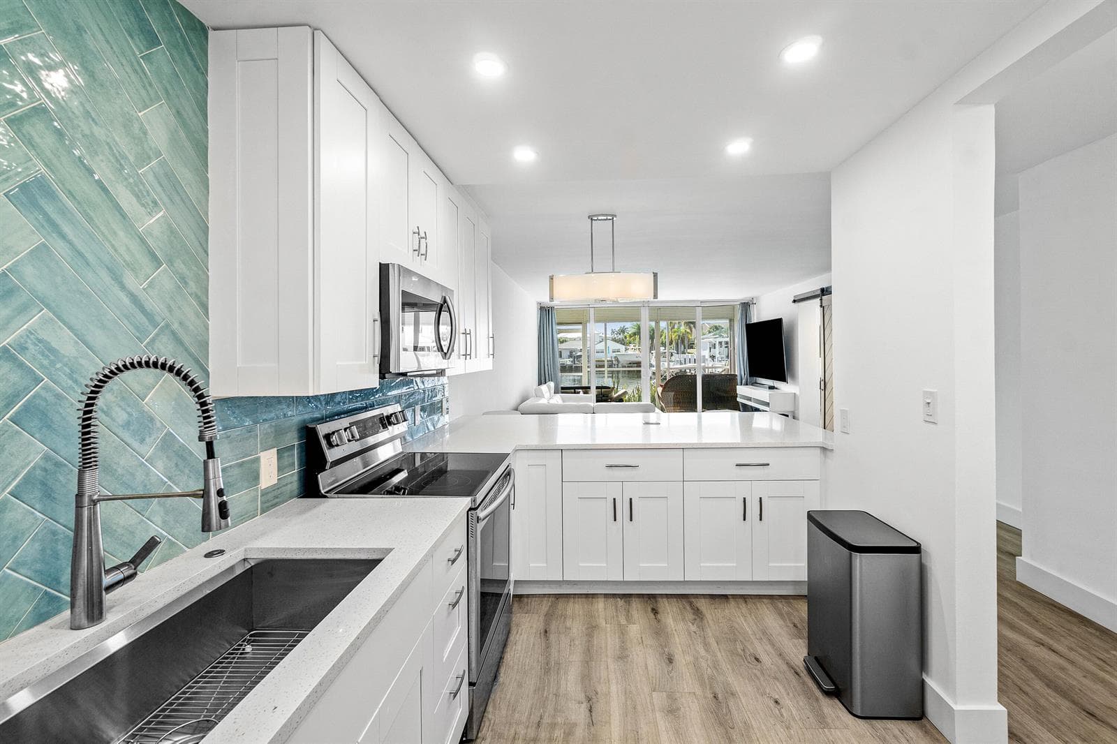698 NE Spanish River Boulevard 0140 photo 2