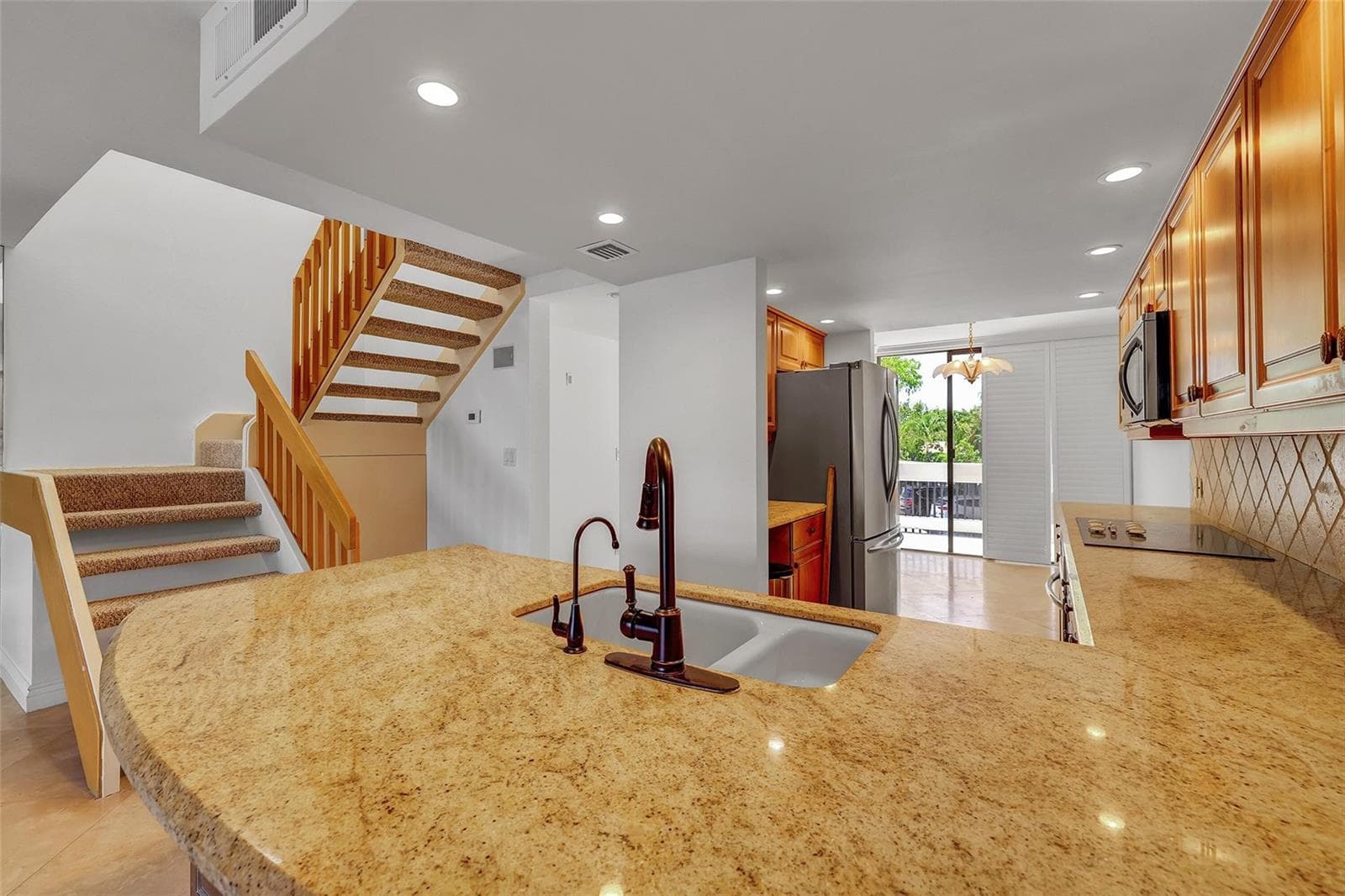 1100 SE 5 Court 97 photo 5