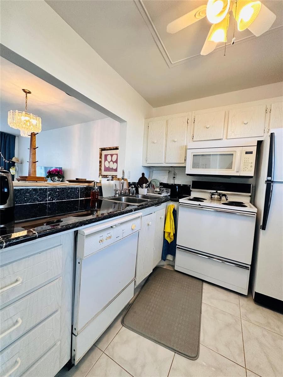 1391 S Ocean Boulevard 806 photo 6