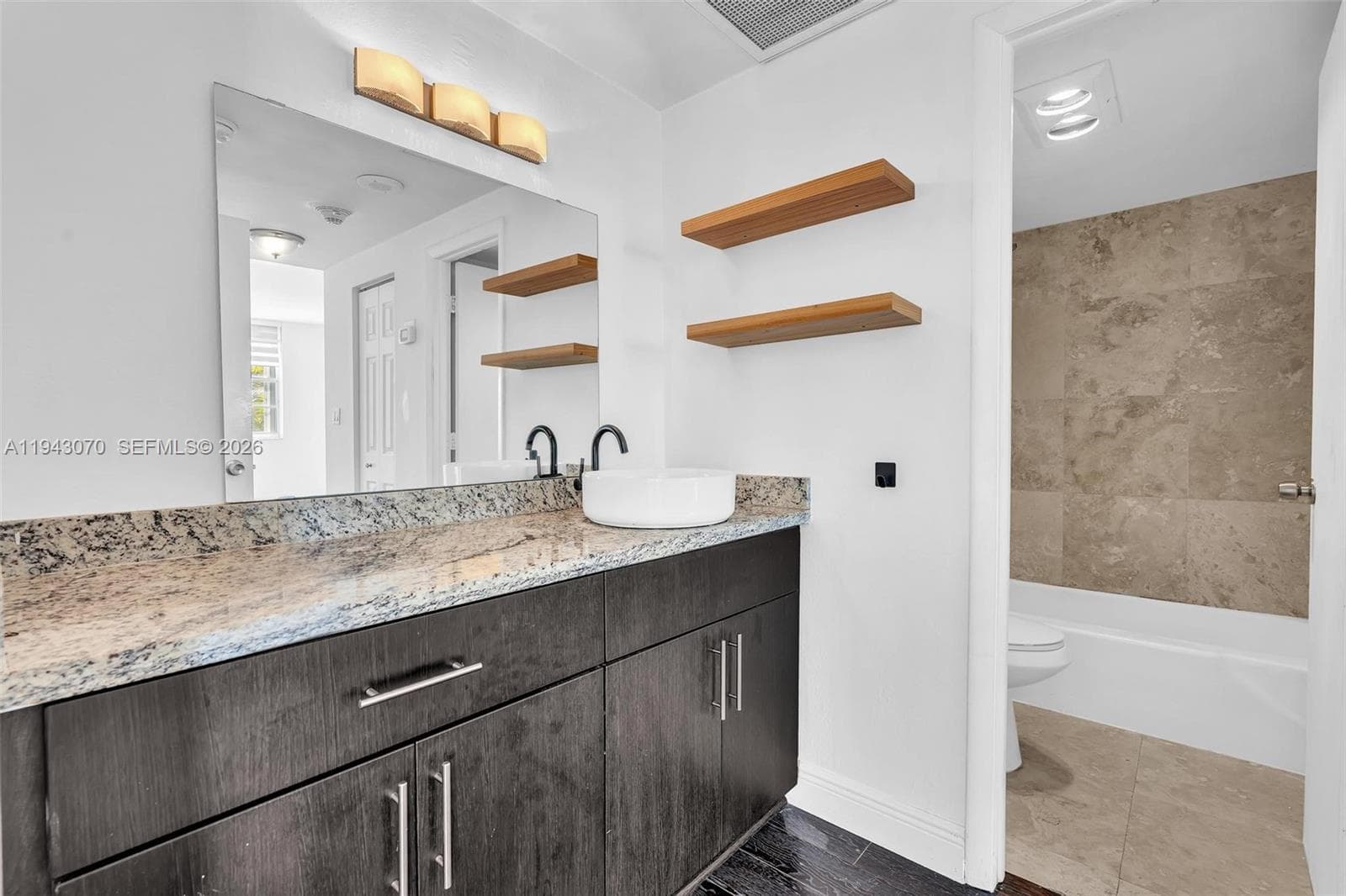 500 Bayview Dr 228 photo 23