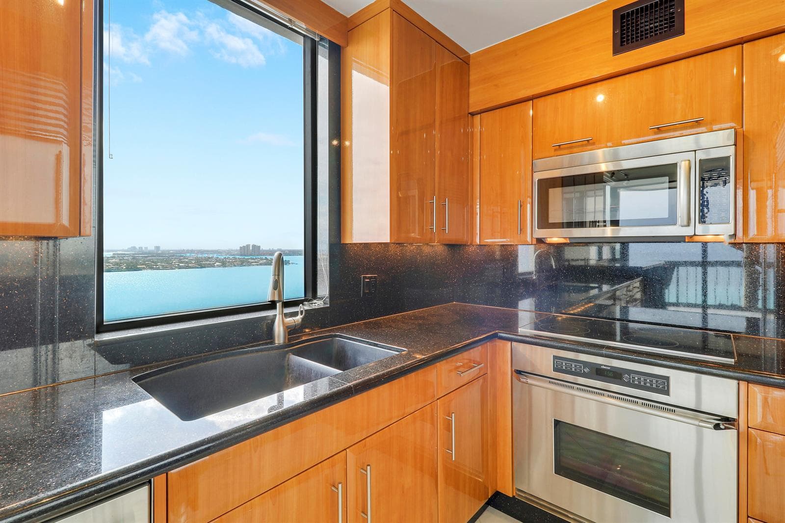 5380 N Ocean Drive 20b photo 7