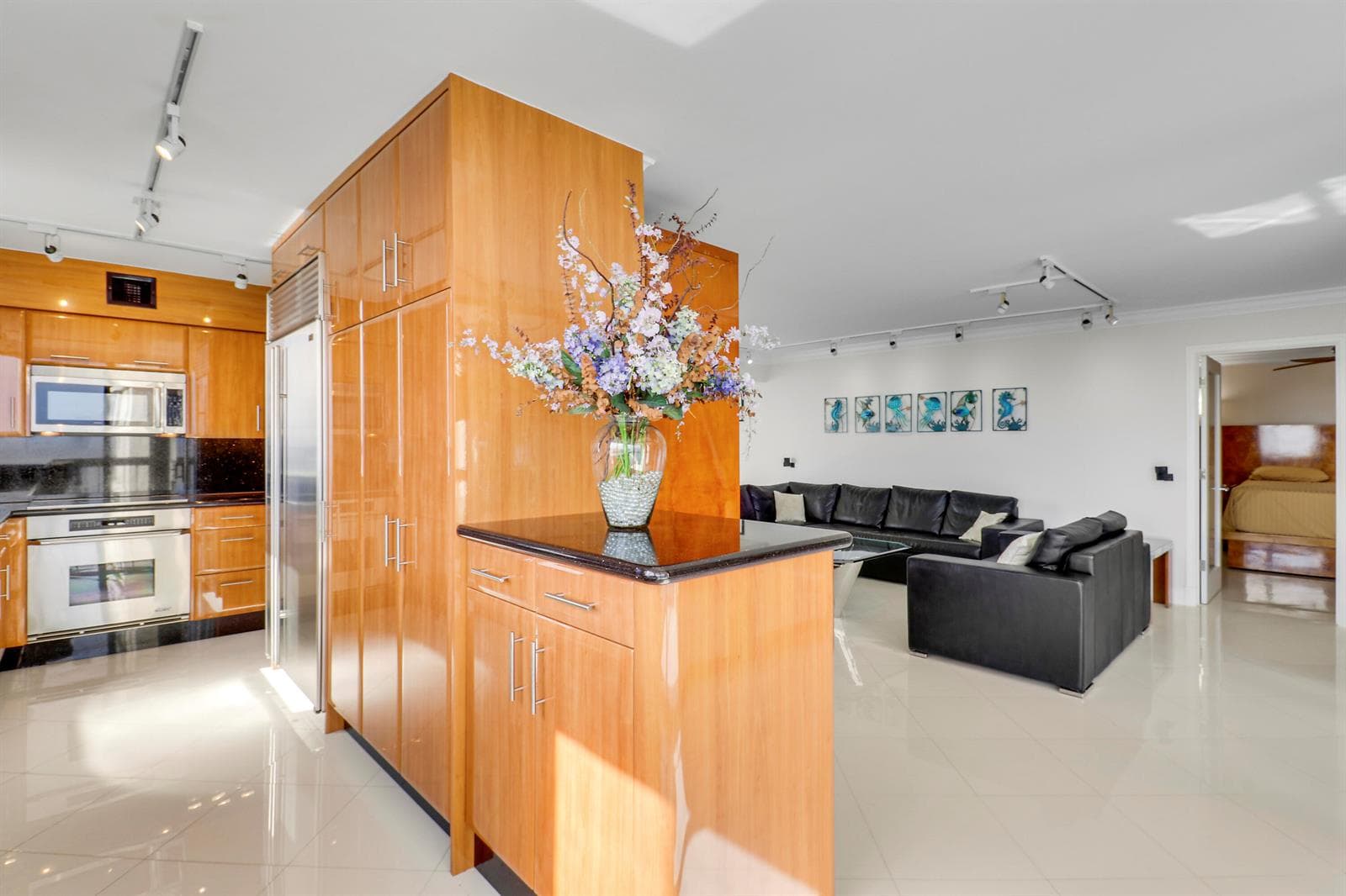 5380 N Ocean Drive 20b photo 3