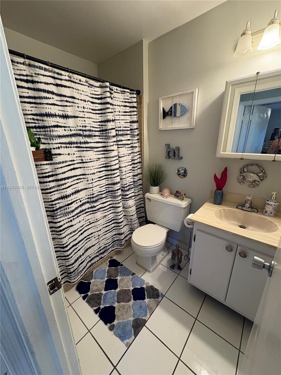 180 Cypress Club Dr 811 photo 20