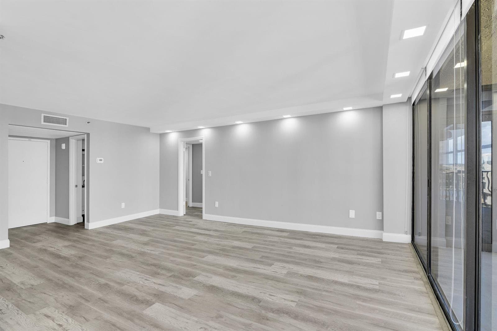 859 Jeffery Street 810 photo 8