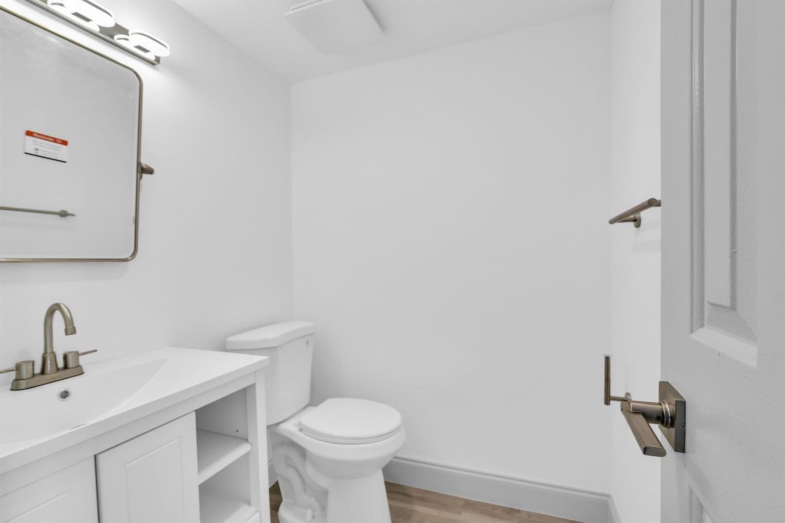859 Jeffery Street 810 photo 21
