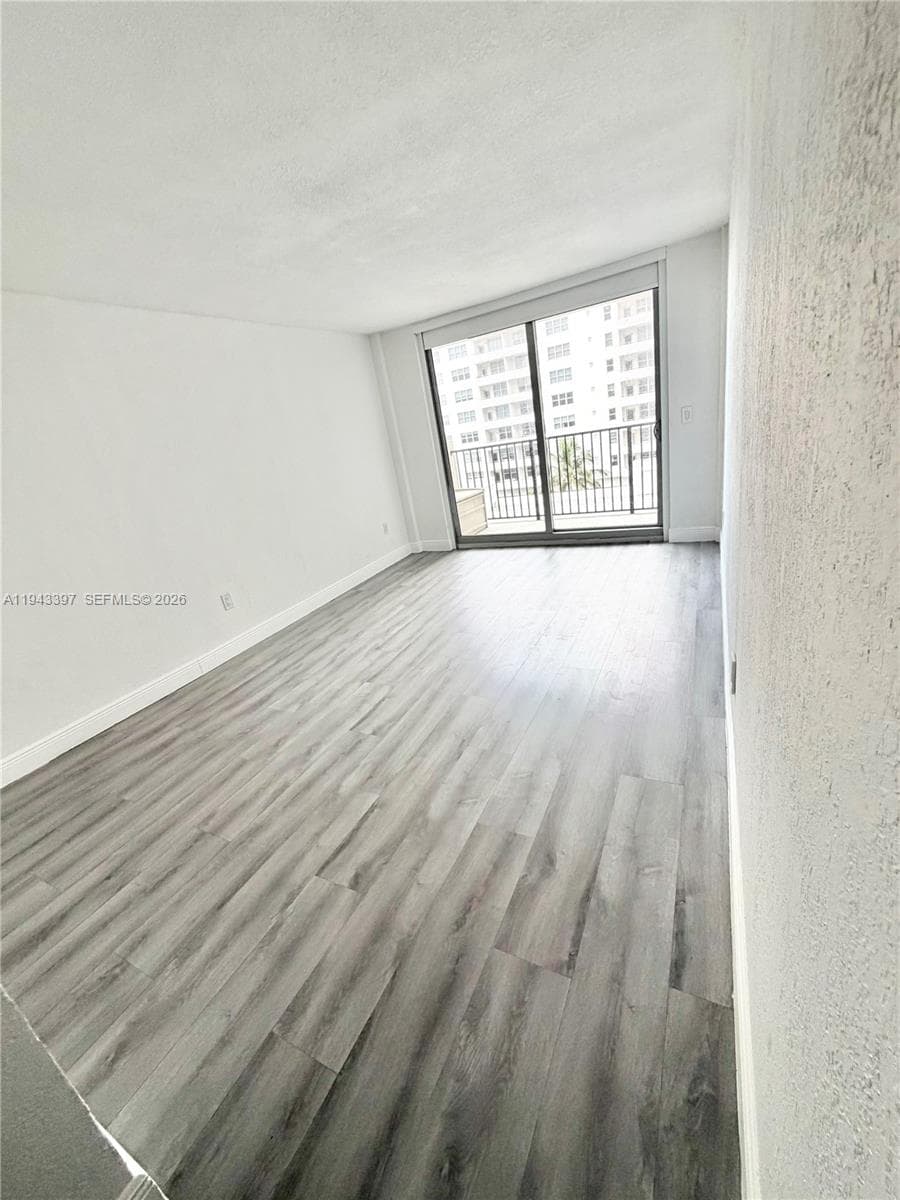 9273 Collins Ave 501 photo 2